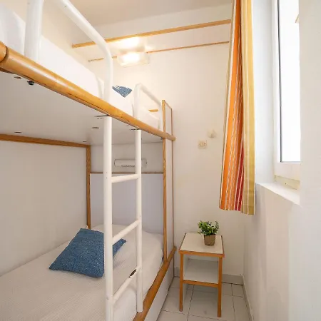 Apartment Le Belvedere - R3 221 By Interhome